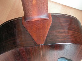 oiled neck - binding on top/side joint  - side/back directly glued